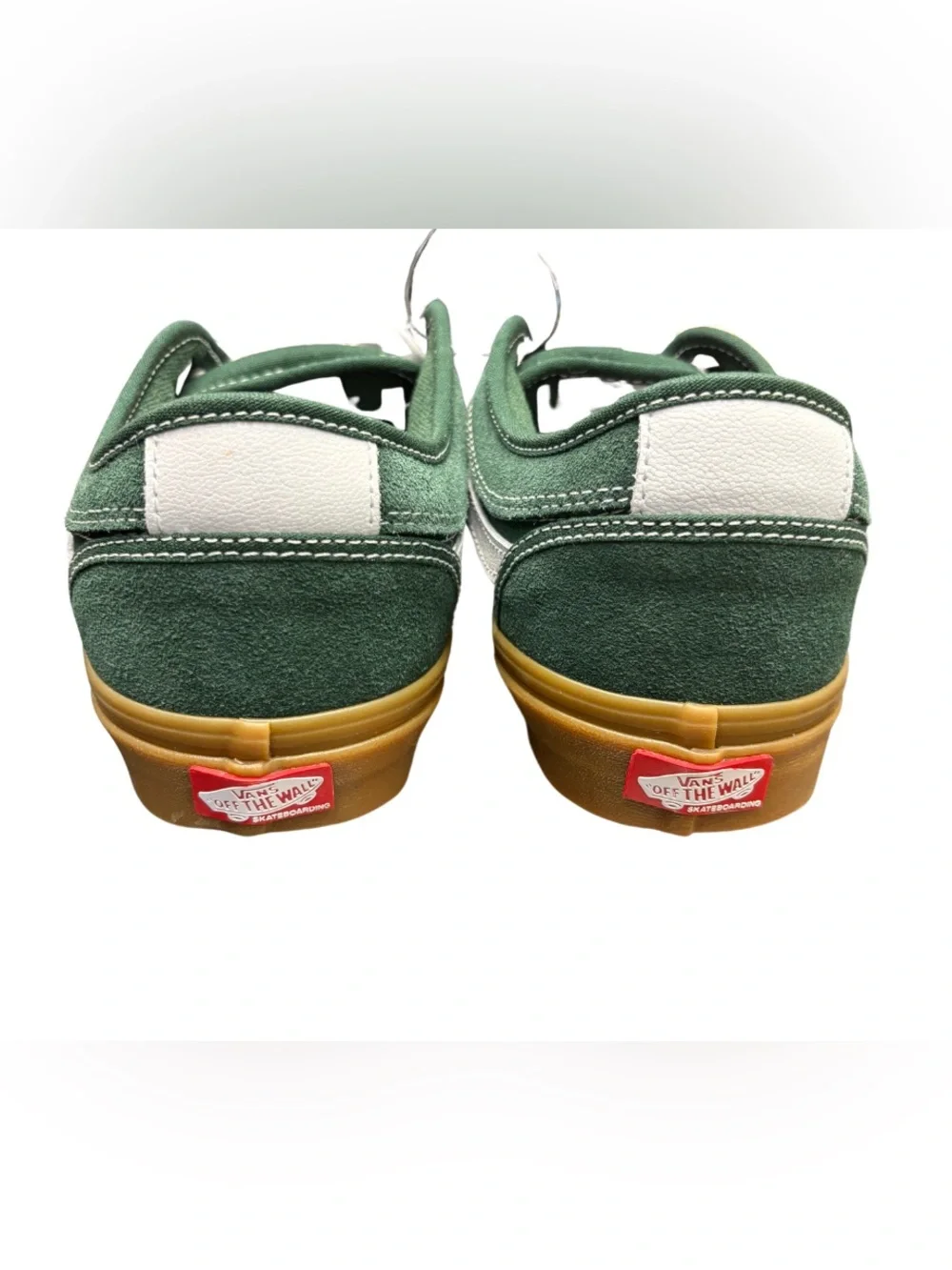 🔥🆕🔥Vans Old Skool Suede Skateboarding Sneaker in Green with White Stripe